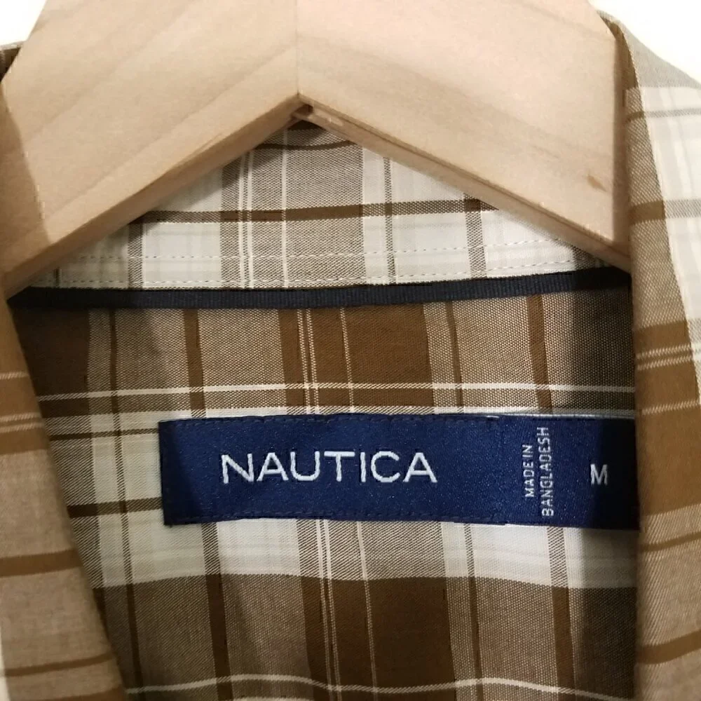 NWT Nautica Plaid Long Sleeve Button Down Shirt Size M